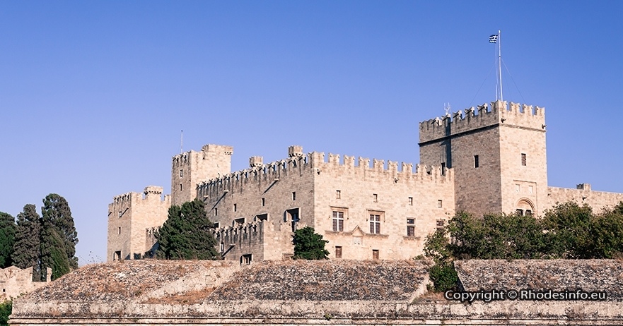 &Tau;&omicron; &Pi;&alpha;&lambda;ά&tau;&iota; &tau;&omicron;&upsilon; &Mu;&epsilon;&gamma;ά&lambda;&omicron;&upsilon; &Mu;&alpha;&gamma;ί&sigma;&tau;&rho;&omicron;&upsilon;